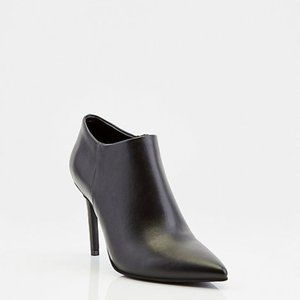 Le Chateau Faux Leather Pointy Toe Shootie EUR 37